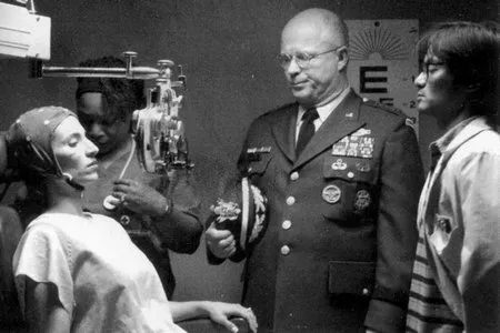 Кадр из фильма День без мексиканца