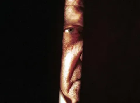 Кадр из фильма Окно напротив