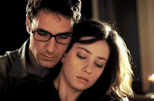 Кадр из фильма Окно напротив