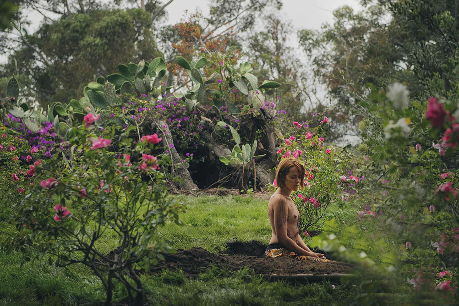 Кадр из фильма Неоновый демон