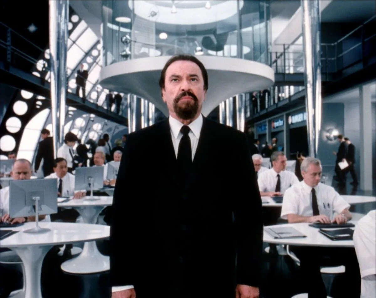 Кадр из фильма Люди в чёрном 2