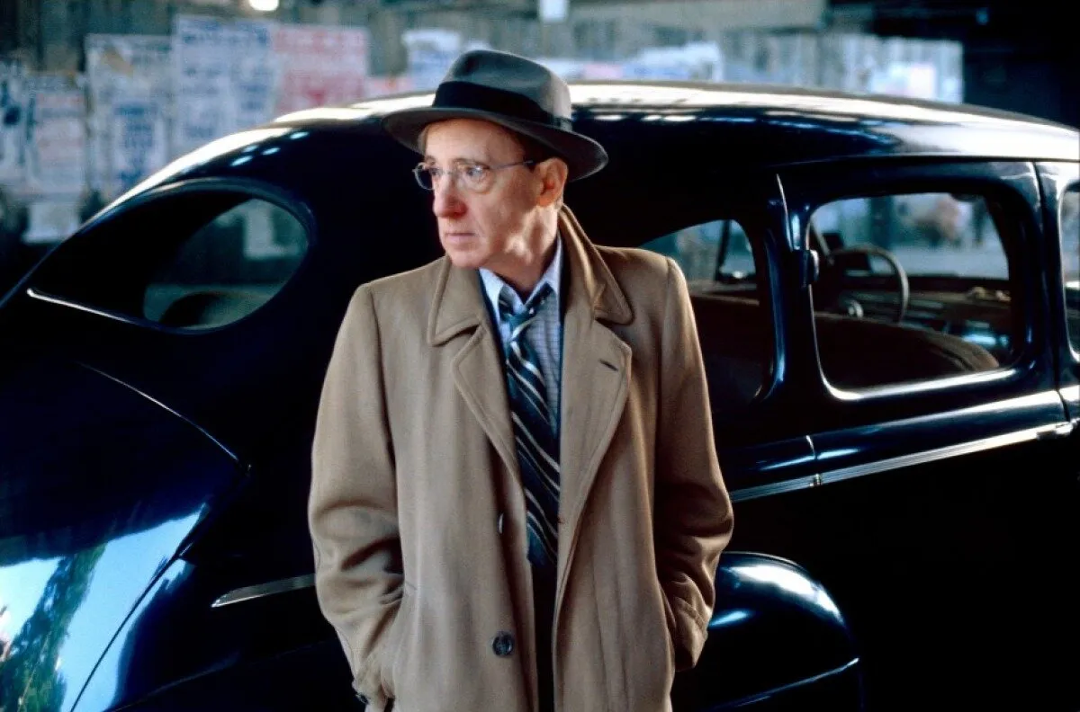 Кадр из фильма Проклятие нефритового скорпиона