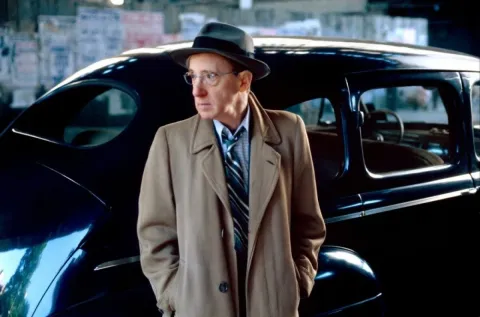 Кадр из фильма Проклятие нефритового скорпиона