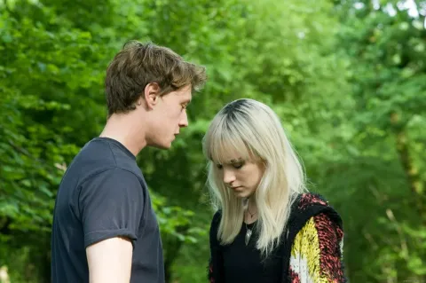 Кадр из фильма Как я теперь люблю