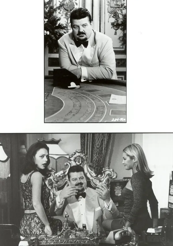 Кадр из фильма И целого мира мало