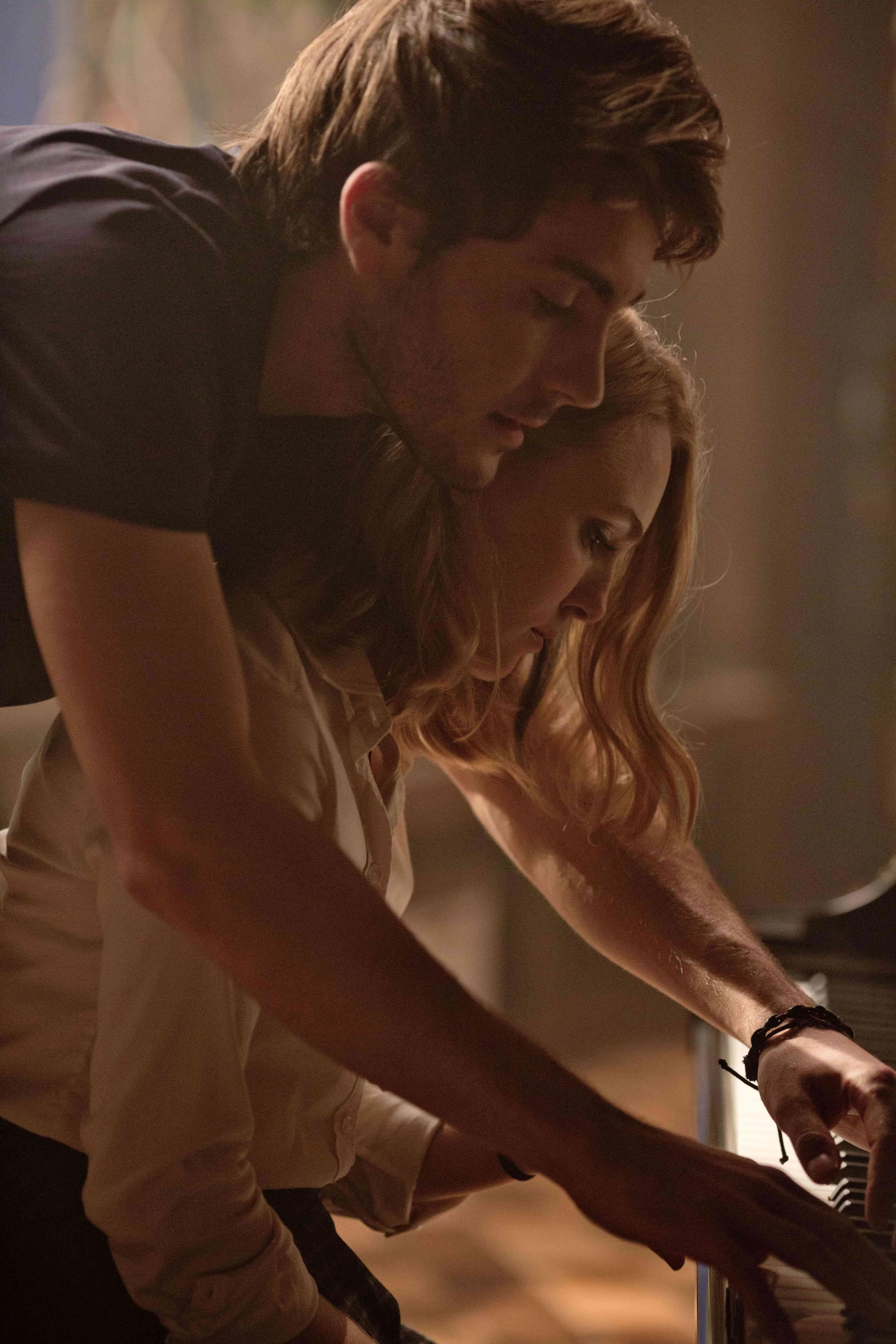 Кадр из фильма Дальше по коридору