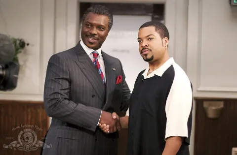 Кадр из фильма Парикмахерская 2: Снова в деле