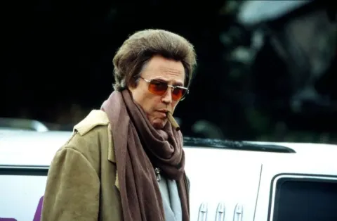 Кадр из фильма Четверо похорон и одна свадьба