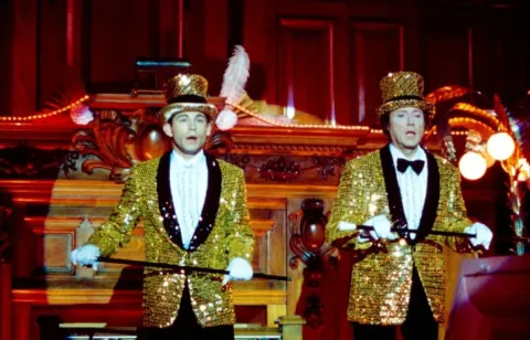 Кадр из фильма Четверо похорон и одна свадьба