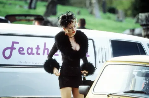 Кадр из фильма Четверо похорон и одна свадьба