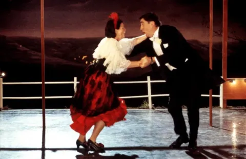 Кадр из фильма Четверо похорон и одна свадьба