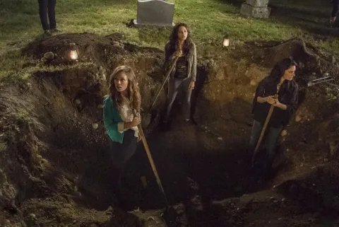 Кадр из фильма Ведьмы Ист-Энда