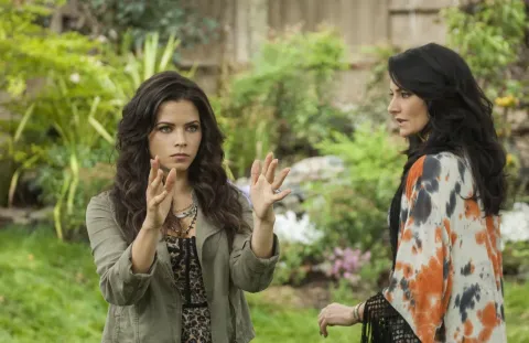 Кадр из фильма Ведьмы Ист-Энда