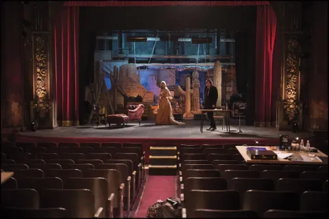 Кадр из фильма Венера в мехах