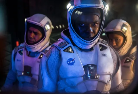 Кадр из фильма Парадокс Кловерфилда