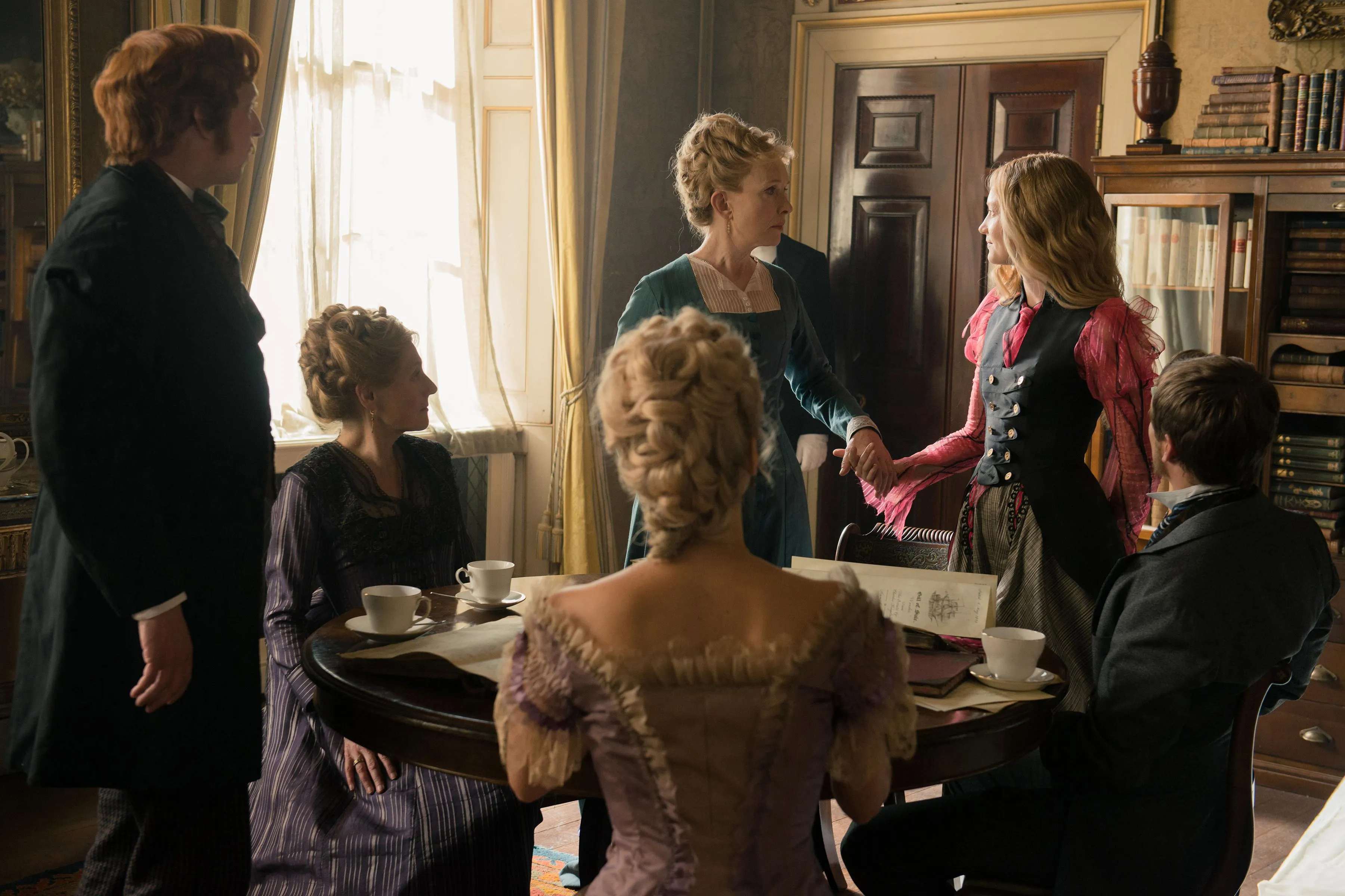 Кадр из фильма Алиса в Зазеркалье