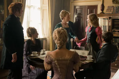 Кадр из фильма Алиса в Зазеркалье