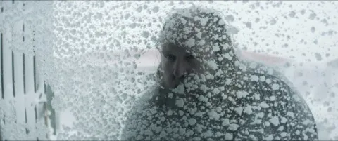 Кадр из фильма Гора девственности