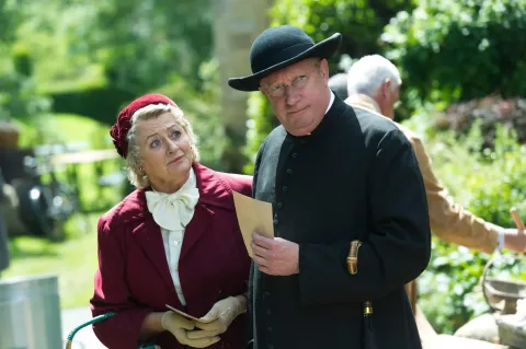 Кадр из фильма Отец Браун