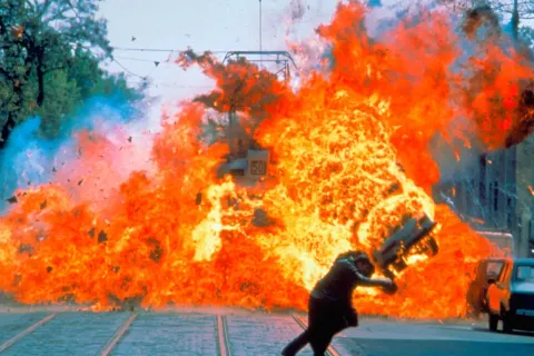 Кадр из фильма Снайпер 2