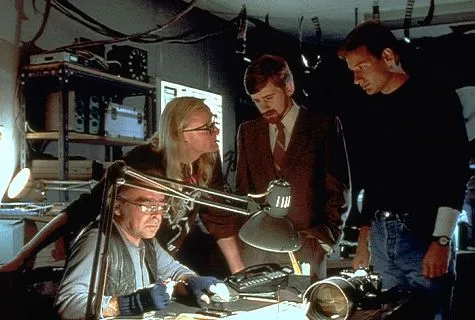 Кадр из фильма Секретные материалы