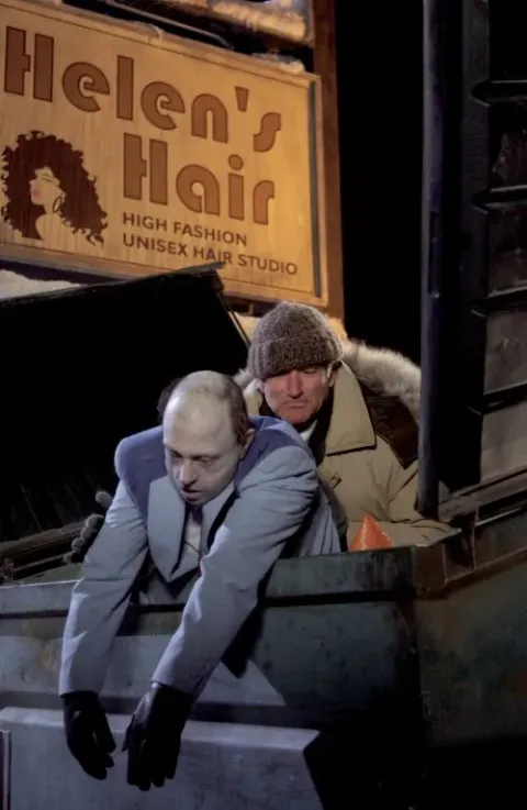 Кадр из фильма Большая белая обуза