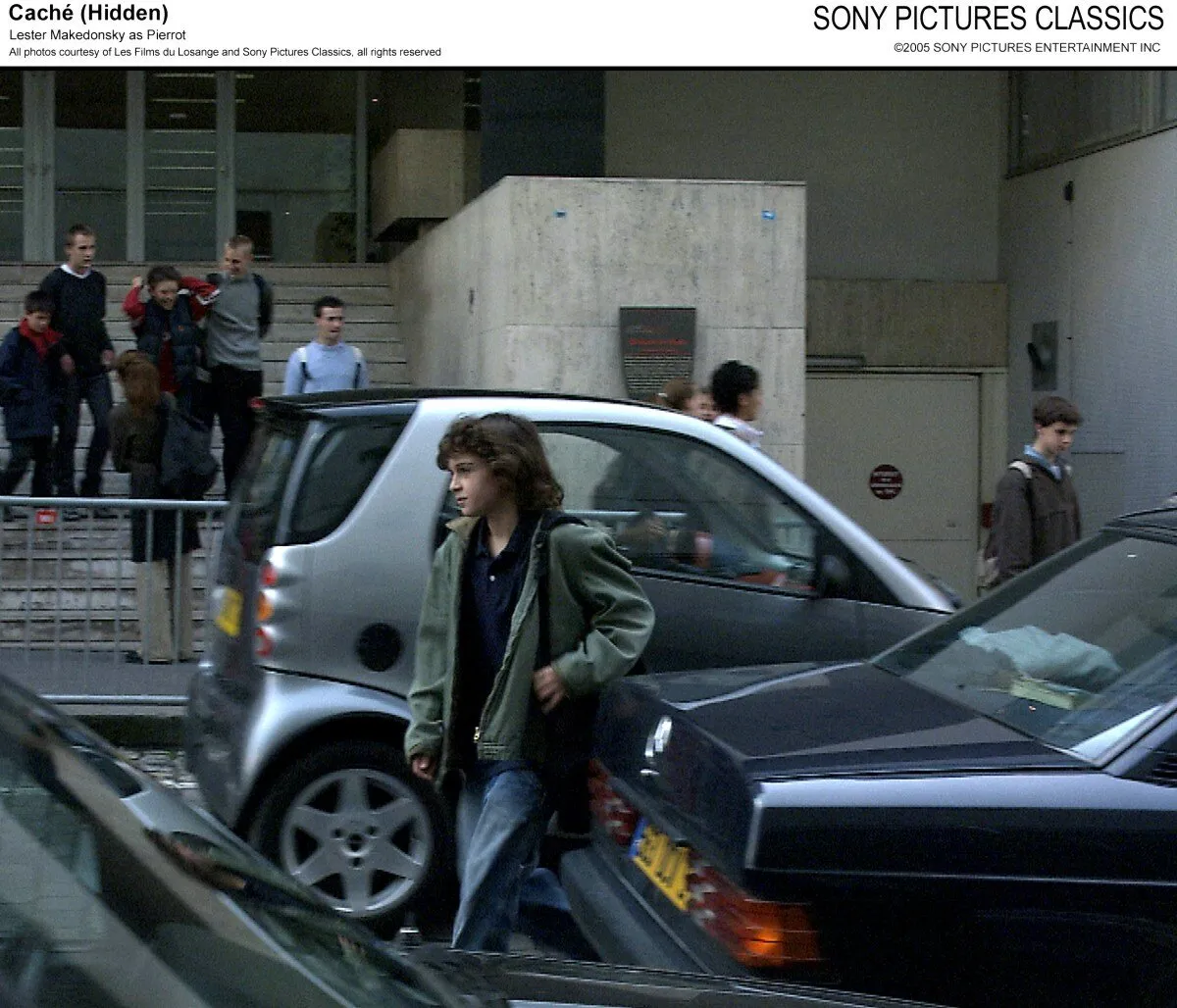 Кадр из фильма Скрытое