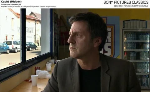 Кадр из фильма Скрытое