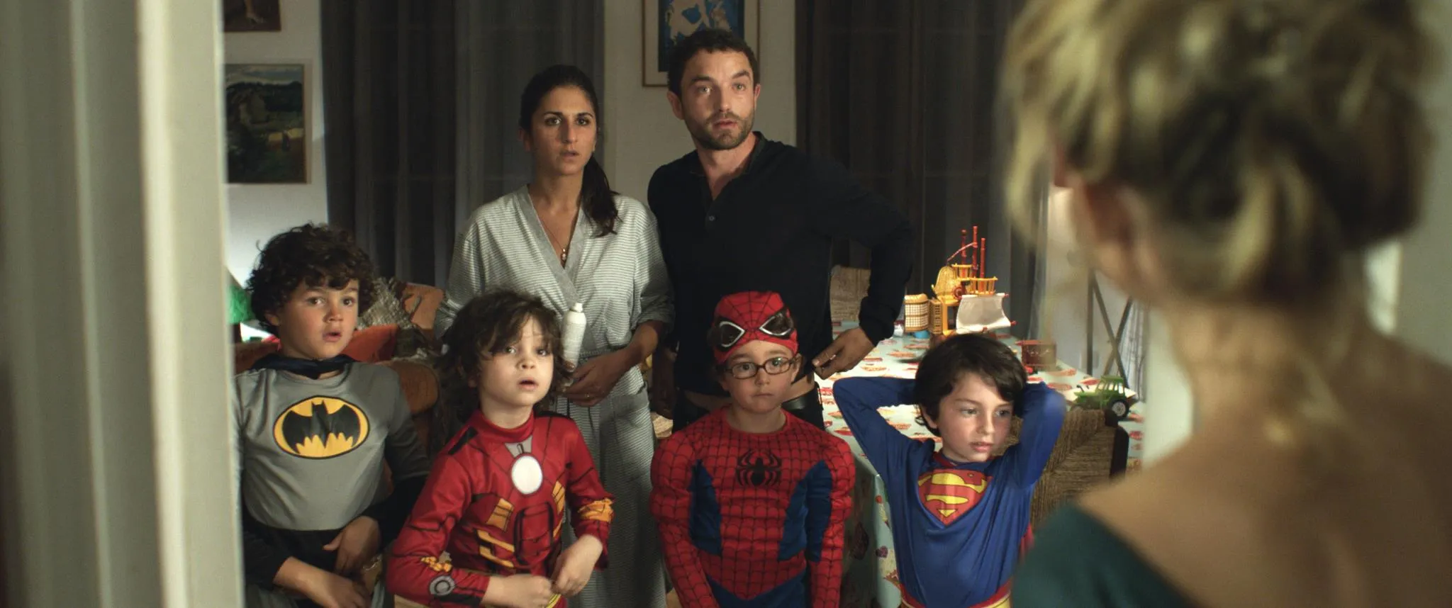 Кадр из фильма Красотки в Париже