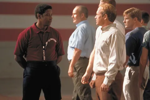 Кадр из фильма Вспоминая Титанов