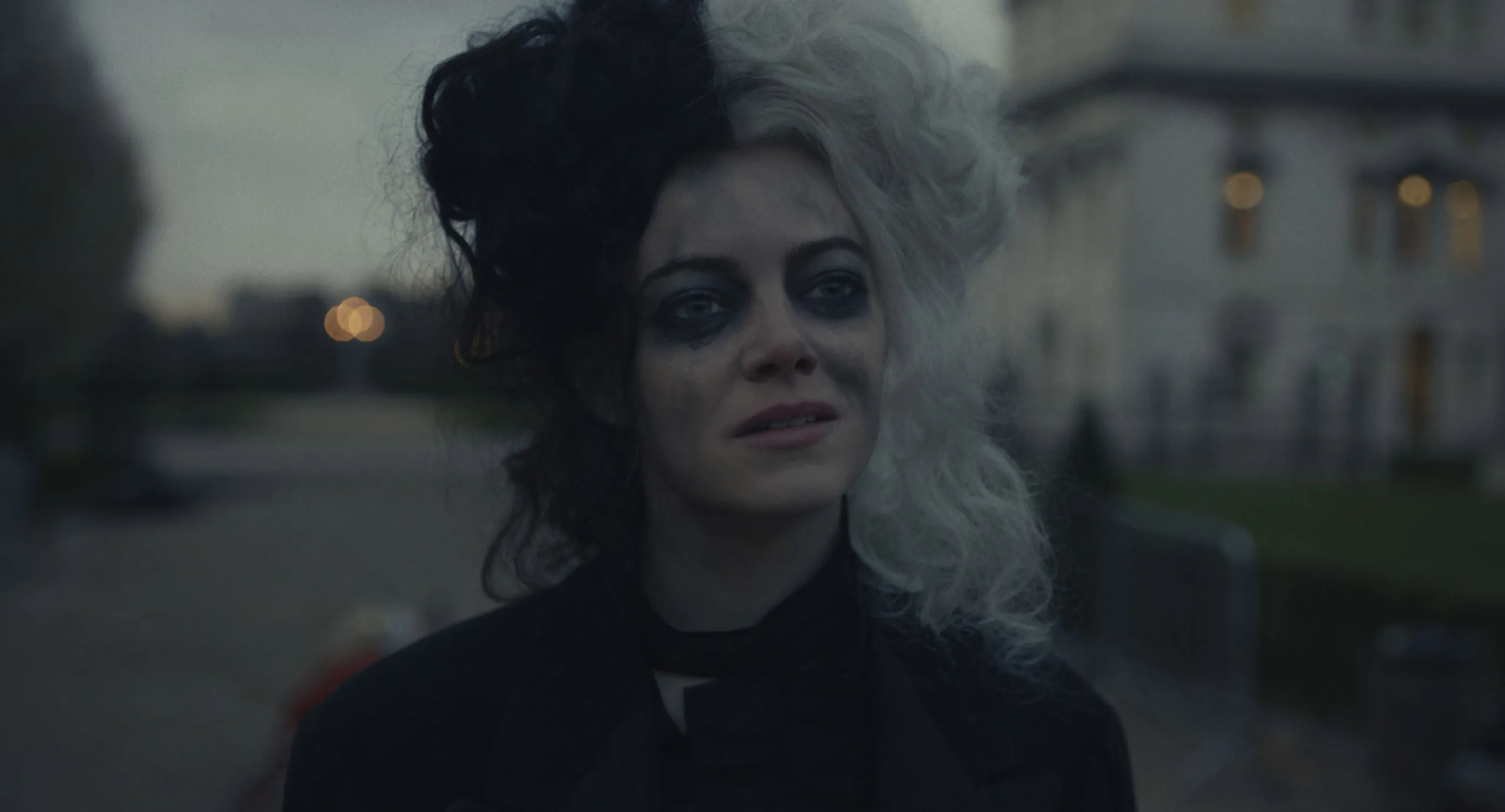 Кадр из фильма Круэлла