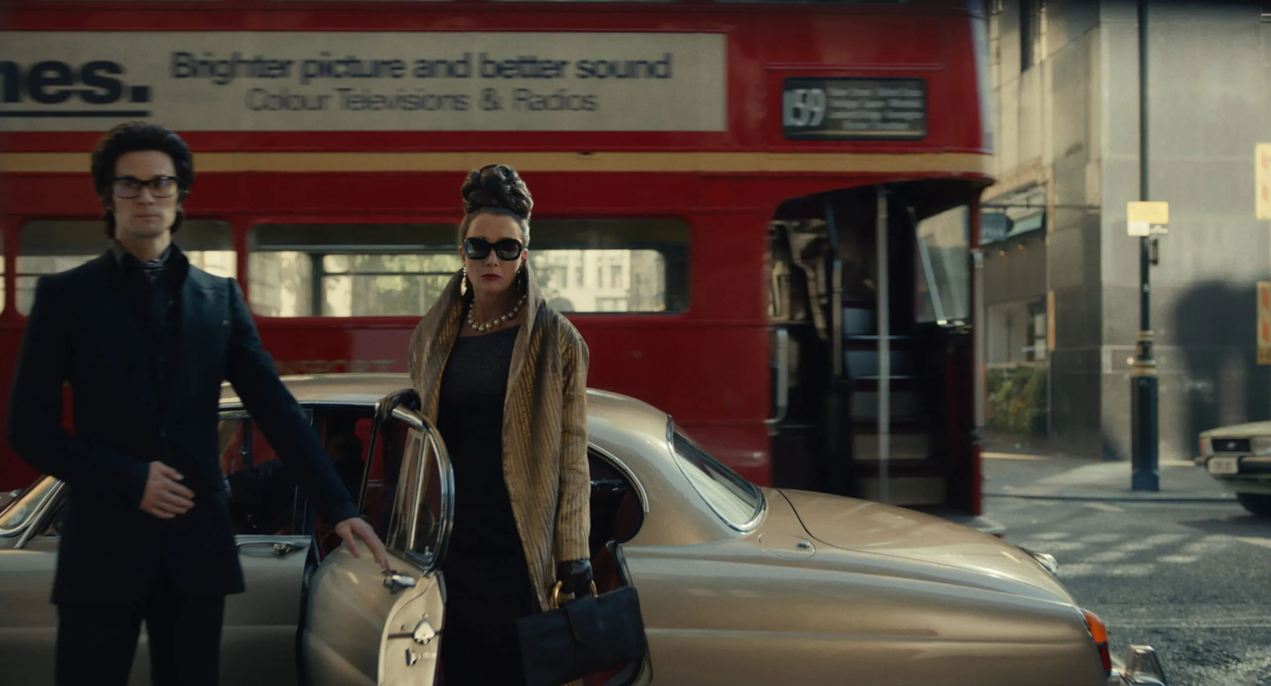 Кадр из фильма Круэлла