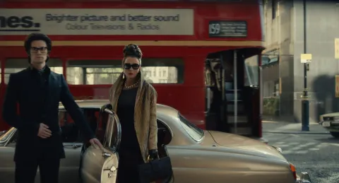 Кадр из фильма Круэлла