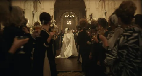 Кадр из фильма Круэлла