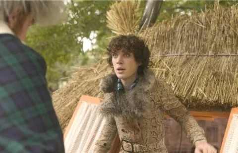 Кадр из фильма Завтрак на Плутоне