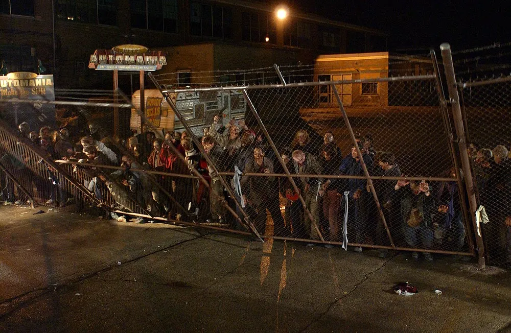 Кадр из фильма Земля мертвых