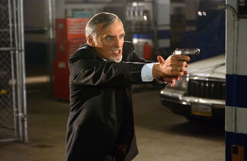 Кадр из фильма Земля мертвых