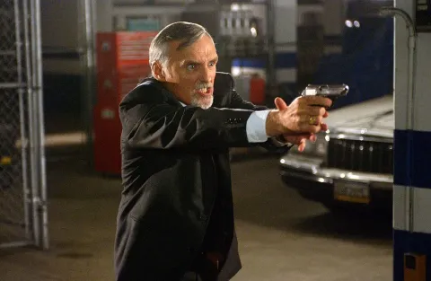 Кадр из фильма Земля мертвых