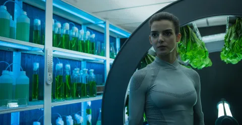 Кадр из фильма Орбита 9