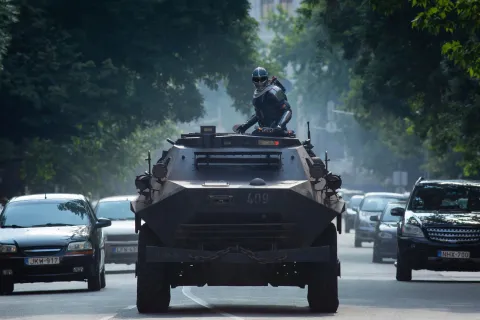 Кадр из фильма Чёрная Вдова