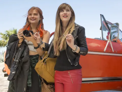 Кадр из фильма Джем и голограммы