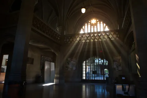 Кадр из фильма Врата тьмы