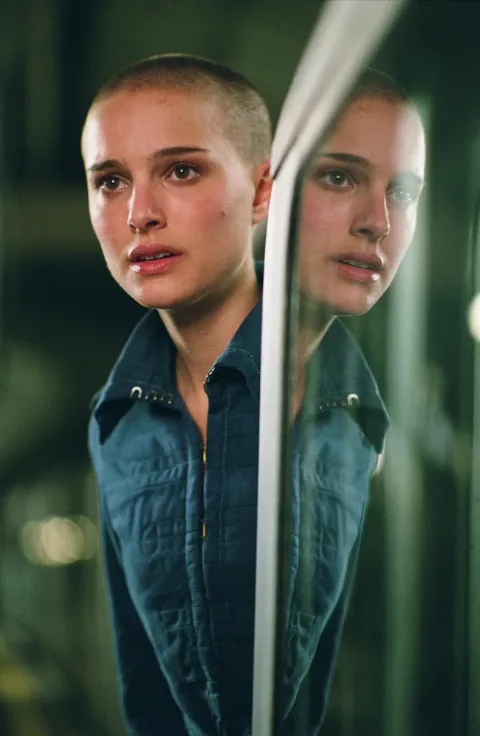 Кадр из фильма «V» значит Вендетта