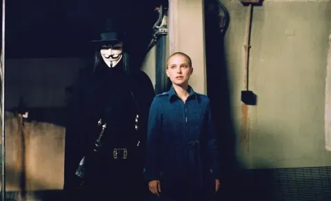 Кадр из фильма «V» значит Вендетта