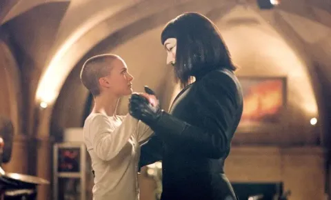 Кадр из фильма «V» значит Вендетта