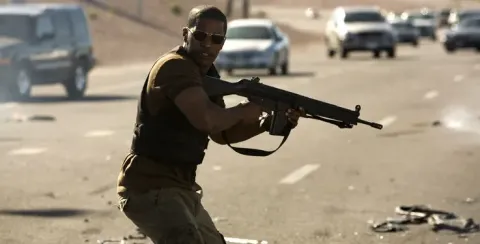 Кадр из фильма Королевство