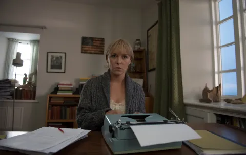 Кадр из фильма Жена