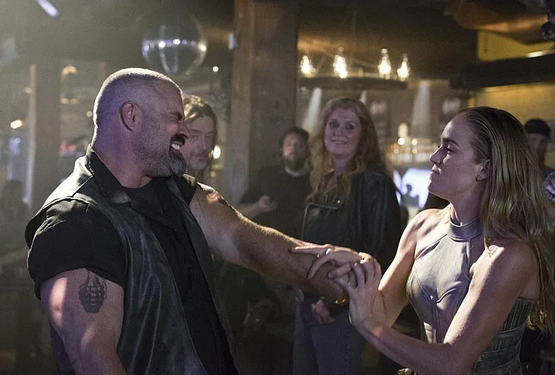 Кадр из фильма Легенды завтрашнего дня