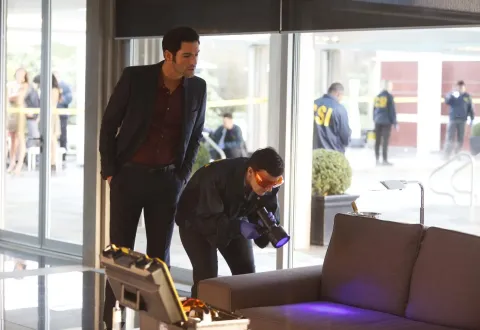 Кадр из фильма Люцифер