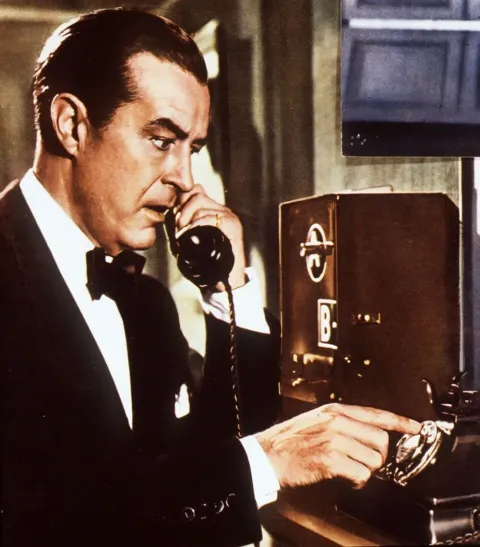 Кадр из фильма В случае убийства набирайте «М»